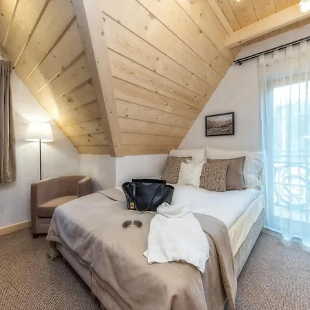 Cyrhlica House Шале *