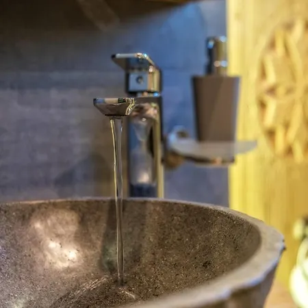 Cyrhlica House Шале