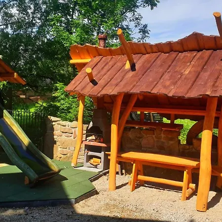 Chalé Cyrhlica House