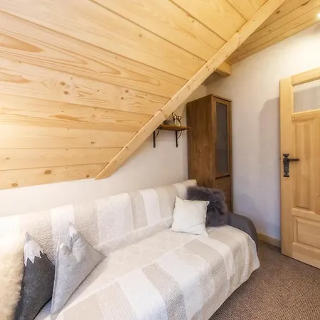Cyrhlica House Chalet *
