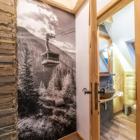 Chalet Cyrhlica House *