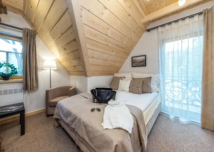 Cyrhlica House Chalet *